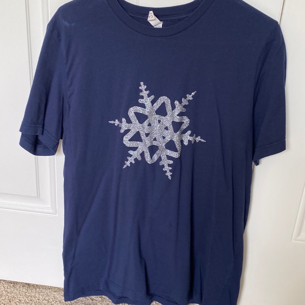 Women’s snowflake t-shirt